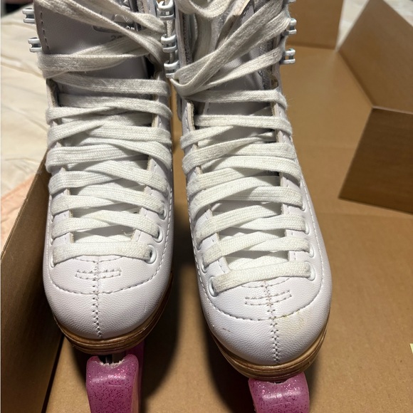 JACKSON 200 Girls’ White Skates with Pink Guards - Picture 3 of 11